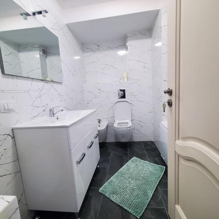 Luxury Apartament Bacovia Μπακάου Εξωτερικό φωτογραφία