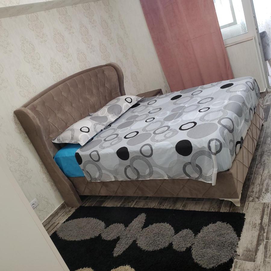 Luxury Apartament Bacovia Μπακάου Εξωτερικό φωτογραφία